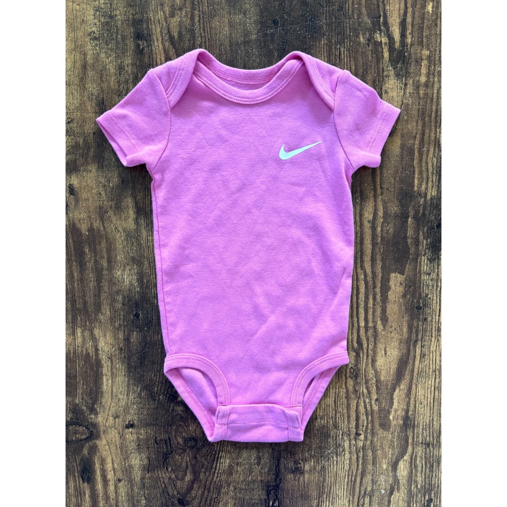 Nike Baby Girl Pink Short Sleeve Swoosh Logo Bodysuit 6M 62-68cm